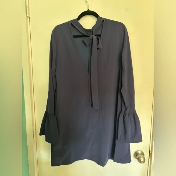 NWOT lulus womens mini dress with tie back, bell sleeve, navy polyester Medium - Picture 3 of 6